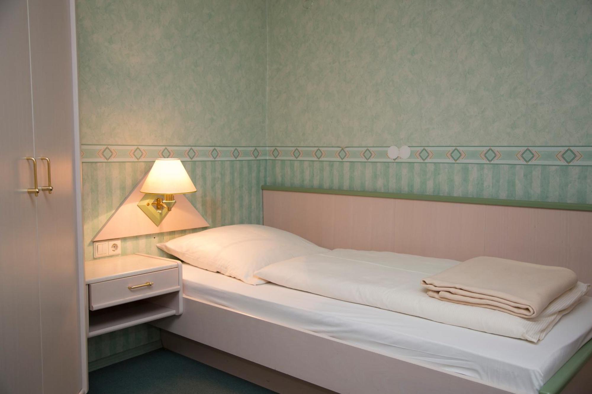Hotel Garni Promenade Weißenhorn Habitación foto
