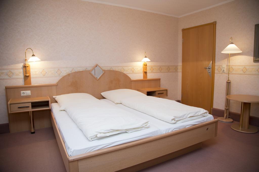 Hotel Garni Promenade Weißenhorn Habitación foto